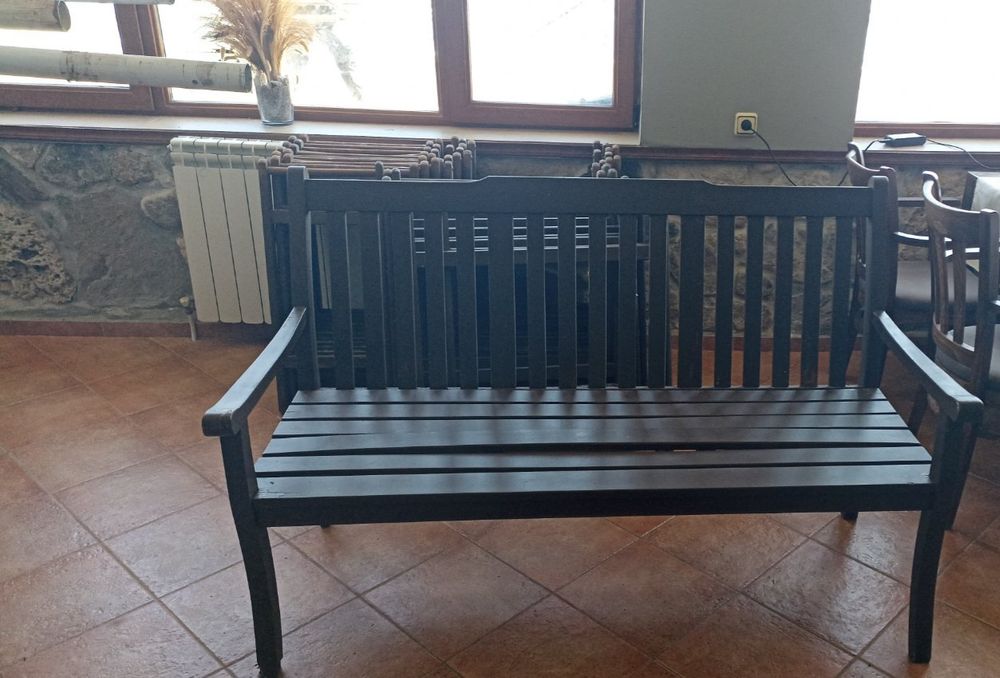 Градински пейки и столове