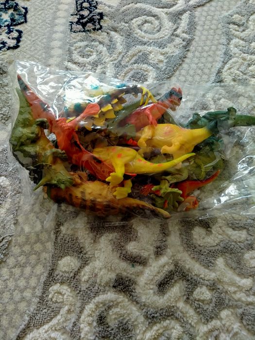 Динозаврлар 2000тг