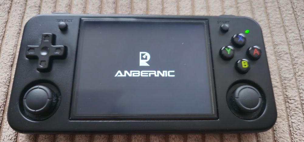Продавам Anbernic RG35XX H