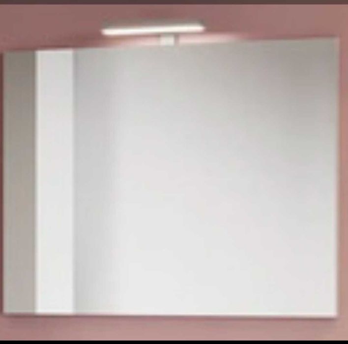 Vand oglindă de baie