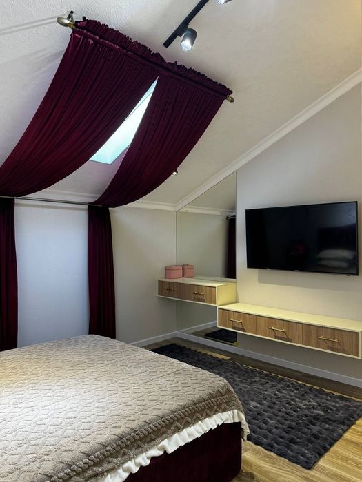 СРОЧНО!!Продается четырёхкомнатная квартира-дуплекс
Юнусобатском рай