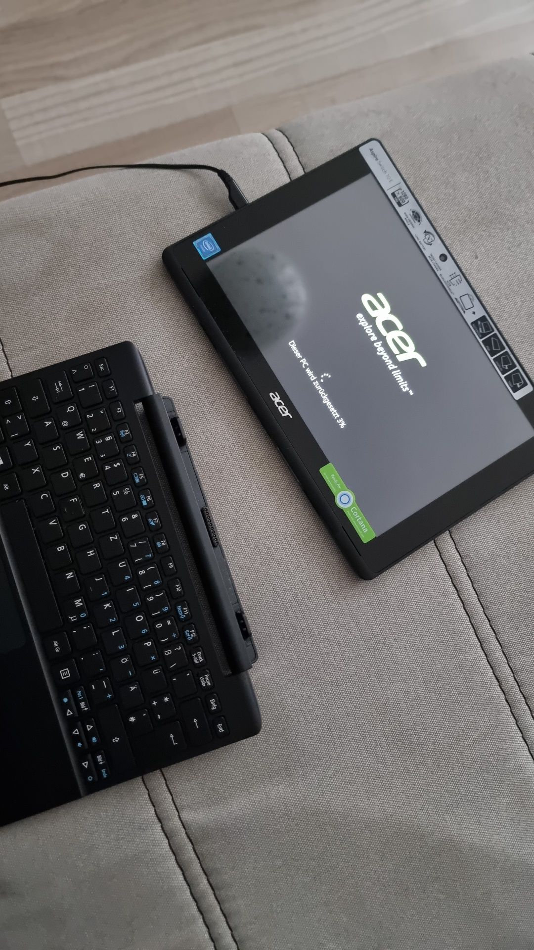 Laptop tabletă 2 în 1 Acer Aspire Switch 10E