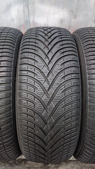 4бр. зимни гуми 205/55/17 Kleber Krisalp HP3 
dot23
7.5мм
Много добро