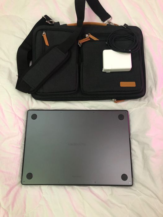 16" MacBook Pro Apple M3 Pro chip 12coreCPU18core GPU, 36GB, 512GB SSD