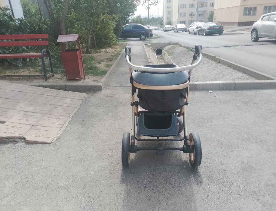 Продам коляску прогулочную