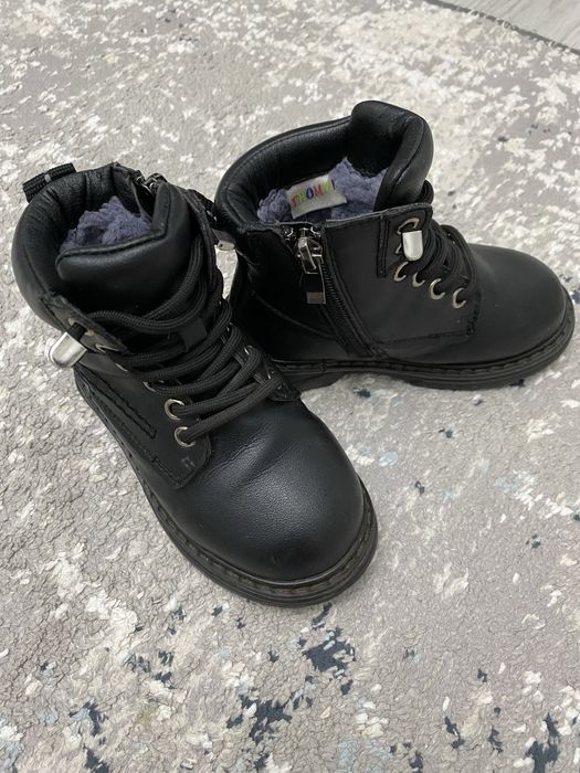 Продам детские сапоги