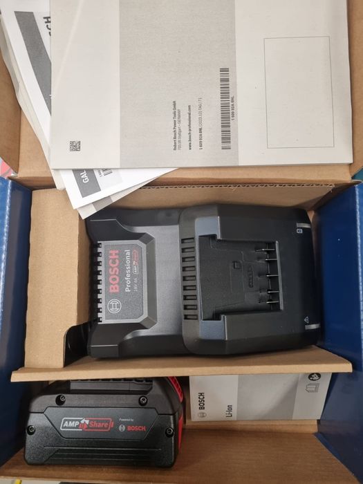 Incarcator Bosch Professional GAL 18V-40 + acumulator Li-Ion, 4 Ah