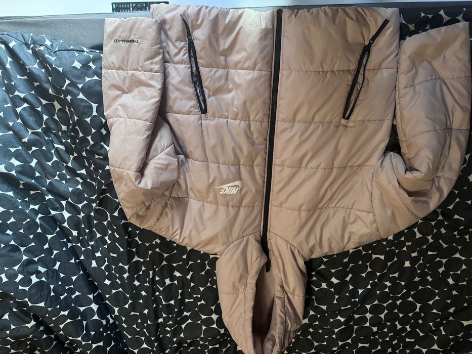 Дамско яке Nike