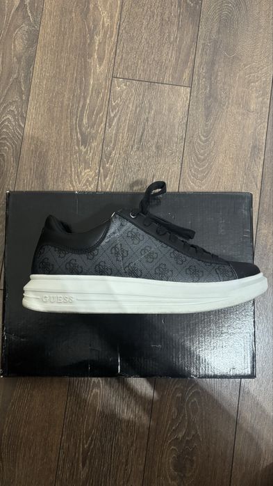 Guess обувки 43 номер
