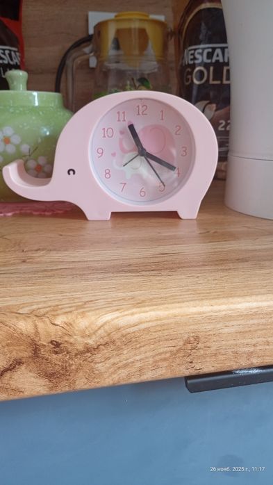 Продам часы слоник