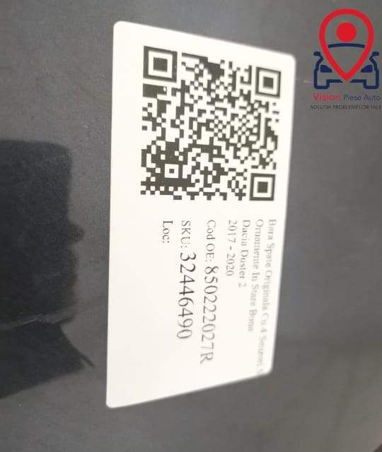 Задна броня Оригинална С 4 Сензора И Орнаменти В Добро Състояние Дачия