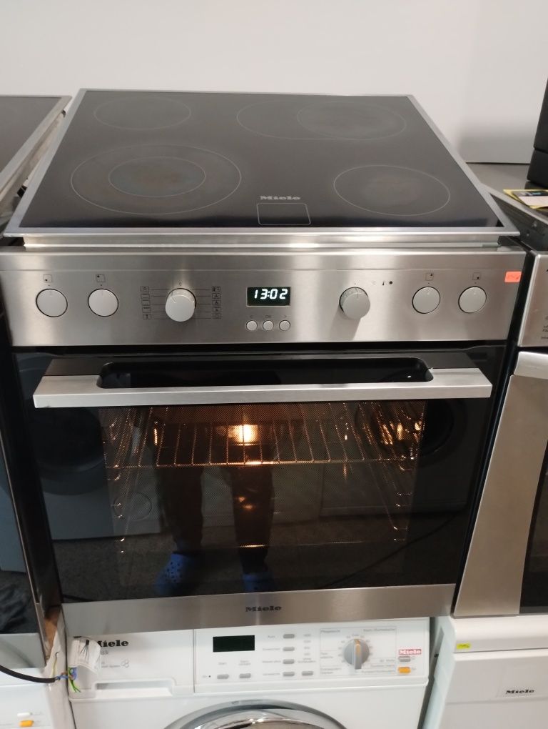 Фурна с плот MIELE H2383E maxi