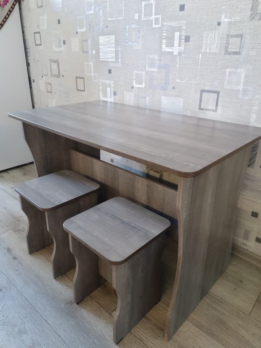 Стол кухонный б/у