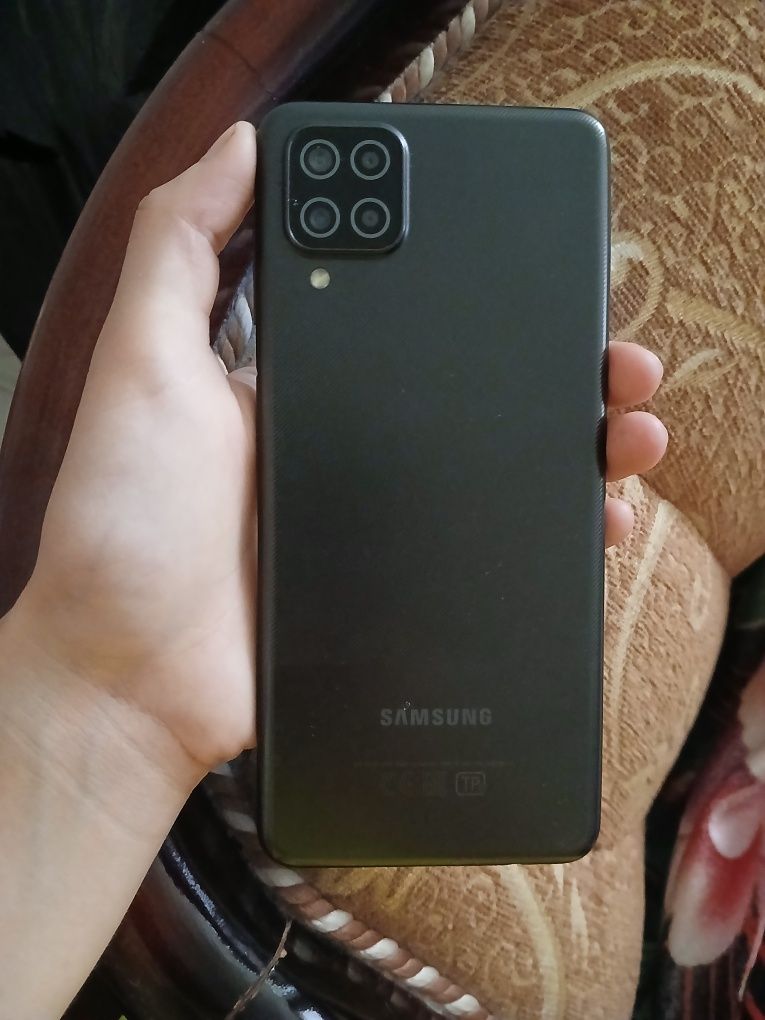 Samsung A 12 telefon