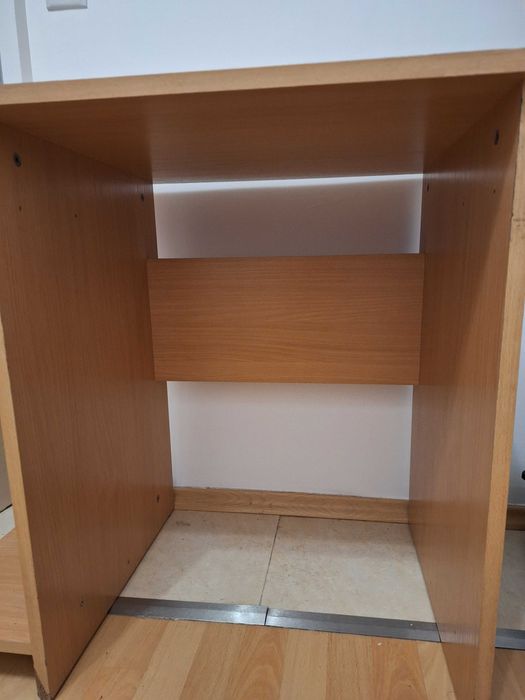 гардероб, скрин, бюро и закачалка