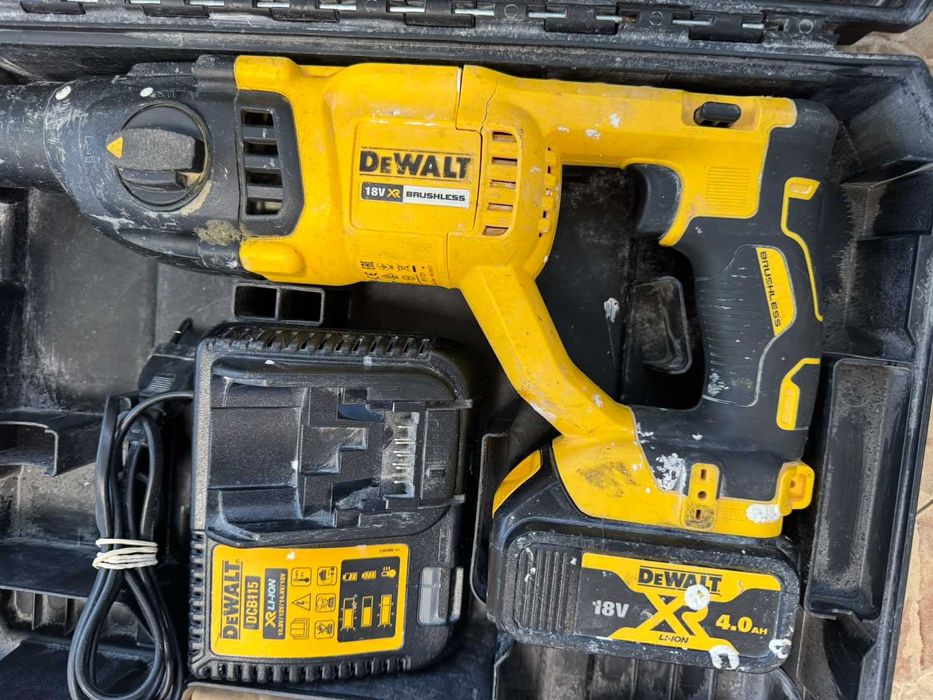 Акумулаторен перфоратор DeWALT DCH133