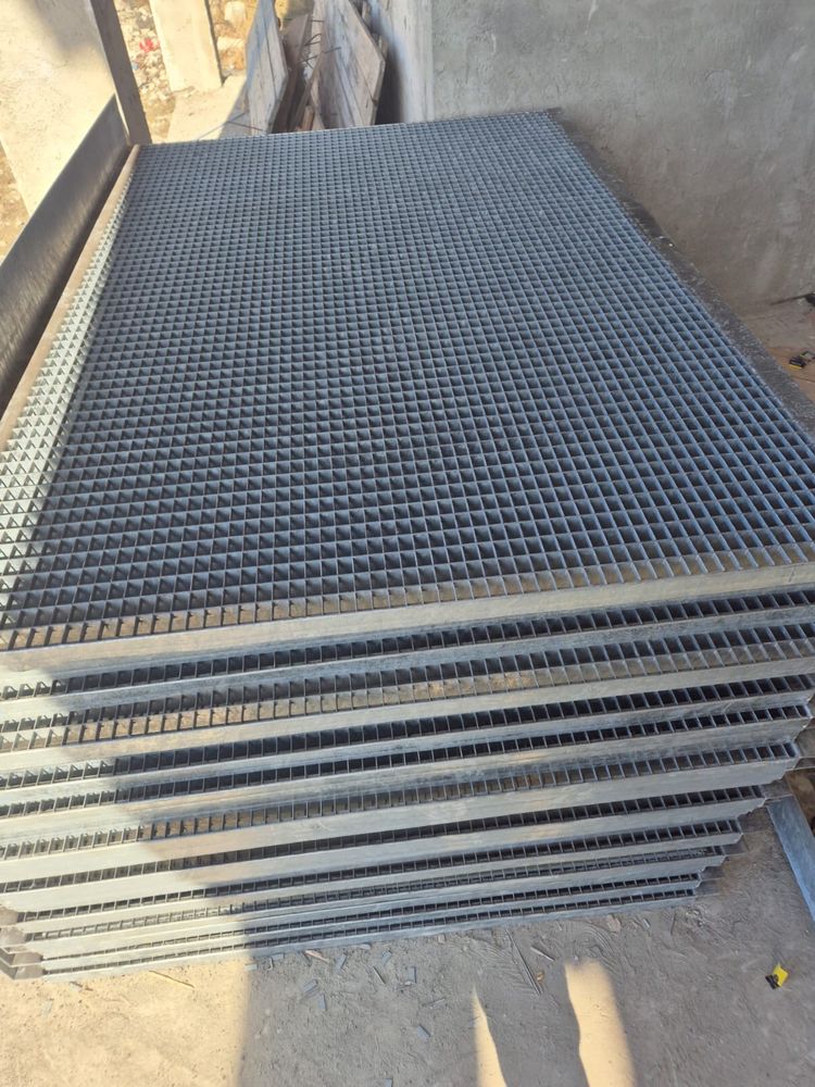 Trepte metalice zincate si rigole