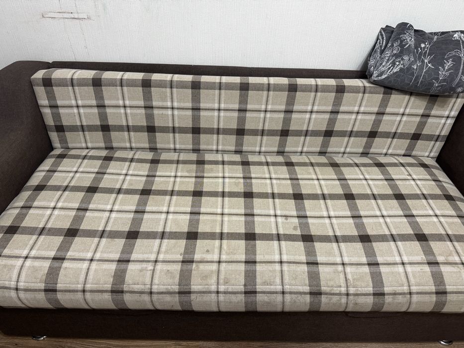 Продам диван, б/у, 7000 без торга, Самовывоз