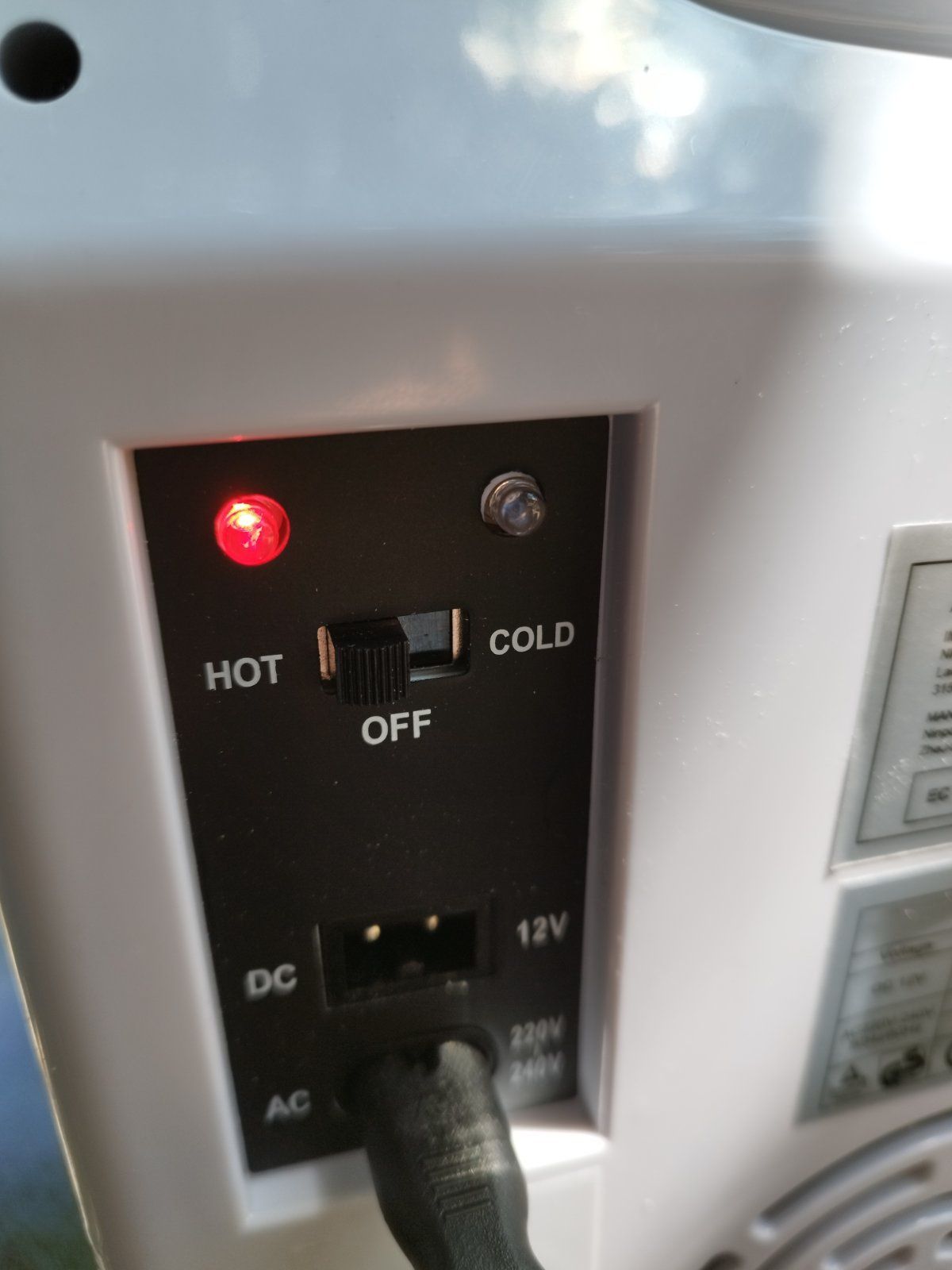 Преносим хладилник 10 литра 12V и 220V