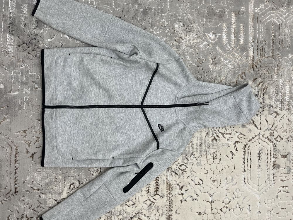 Nike tech fleece серый