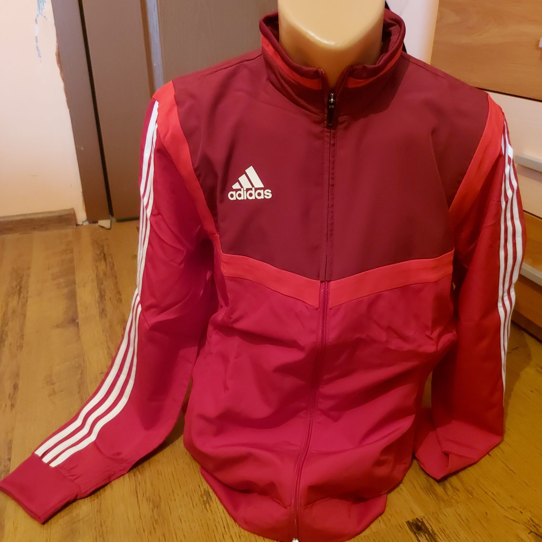 Ново. 100% оригинал. Горнище Adidas Tiro 19
