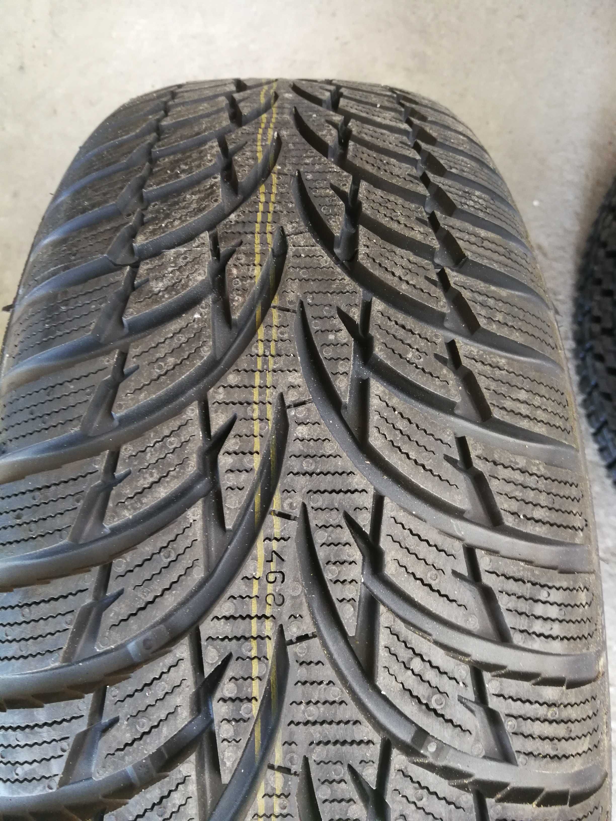 Нови зимни гуми R15 215/65 Nokian WR D3 100H ExtraLoad