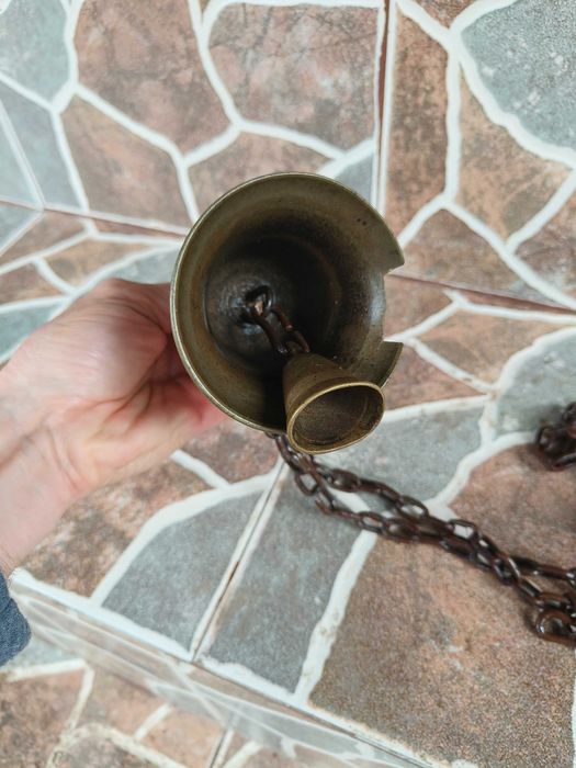 Două clopote pentru animale