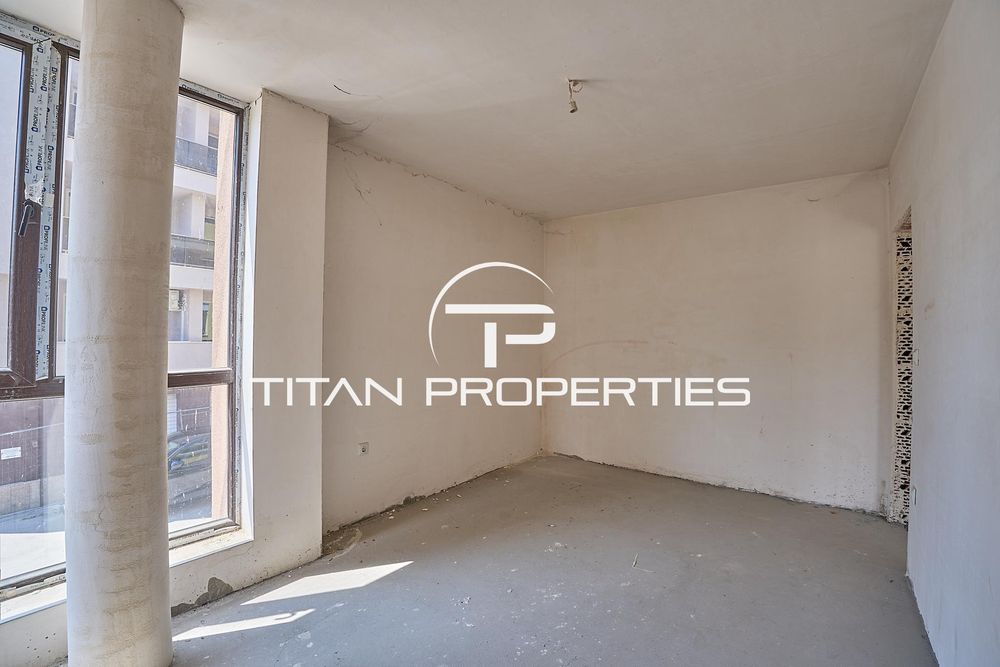 Тристаен апартамент в жк. Христо Смирненски