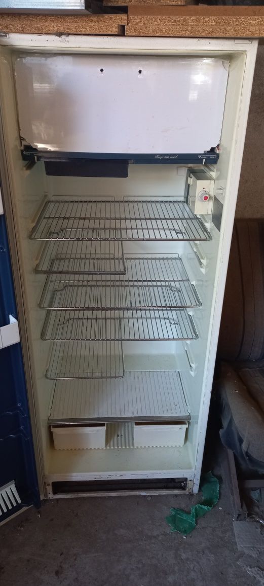 Продава шведски хладилник Electrolux