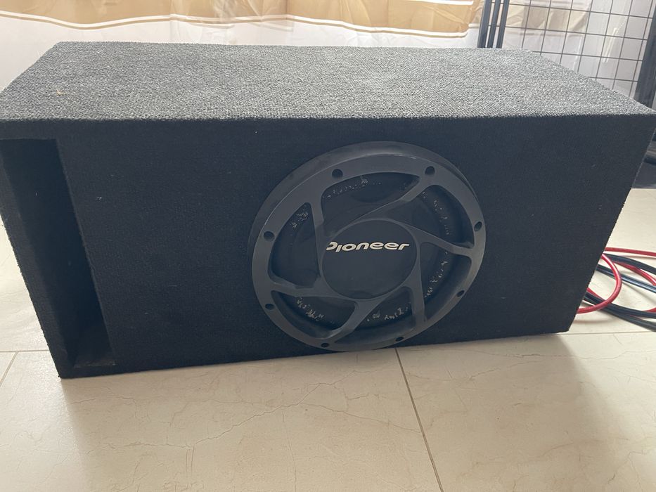 Tub de bass / subwoofer cu statie