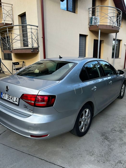 Vând vw Jetta 1,2 benzina