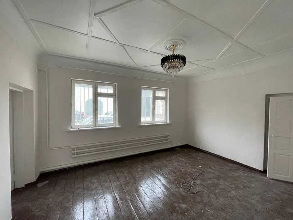 Срочно сдается дом 3 комнаты,6 соток,общий двор.Лабзак.