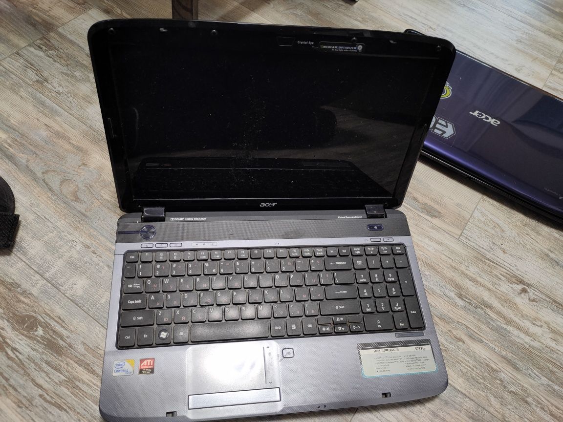 Лаптопи Acer Aspire 5738G за части или ремонт