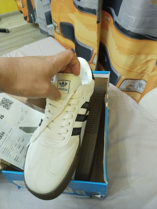 Продам кроссовки 42 размер