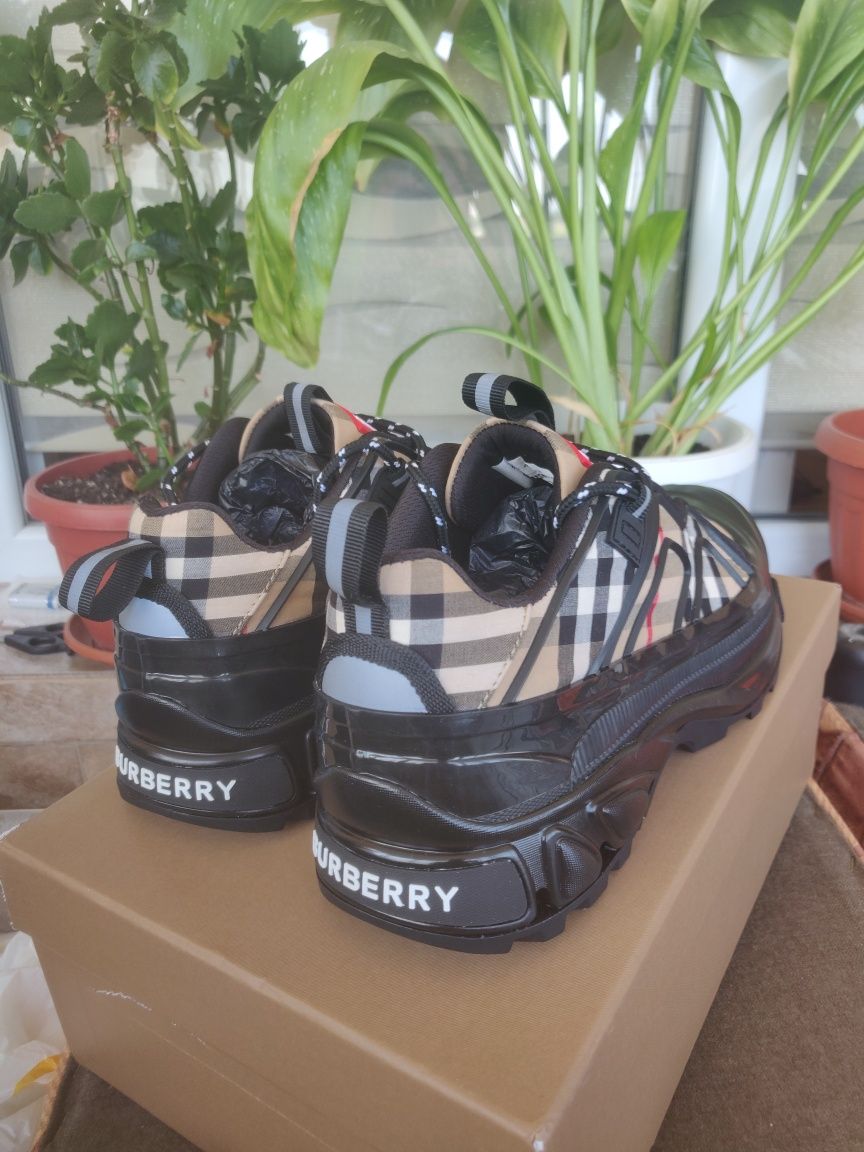 Burberry Arthur Sneakers 41-42 номер