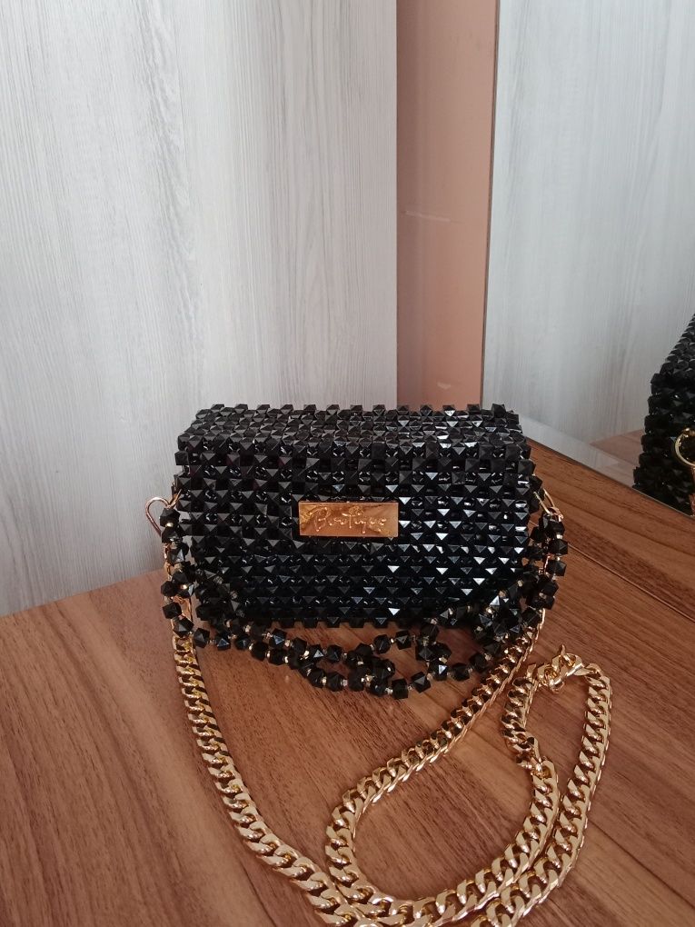Мини сумочка из черных бусин