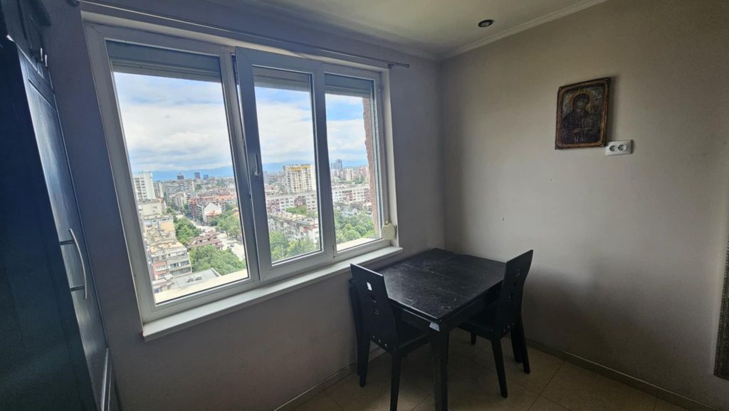 Дава се под наем Двустаен апартамент в София, Красно село - 67 кв.м за 663 € - Снимка #2