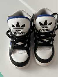 Оригинални кецове”Adidas”