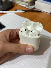 AirPods 2 б/у.