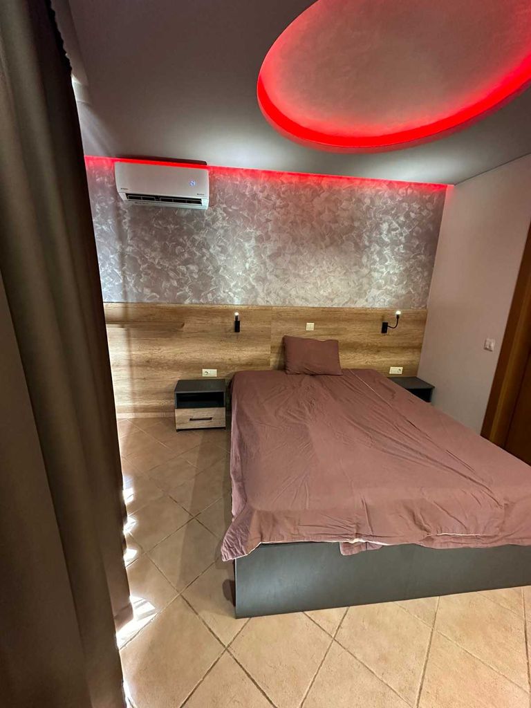 Продава се Едностаен апартамент в Бургас, Център - 42 кв.м за 1310 €/кв.м - Снимка #2