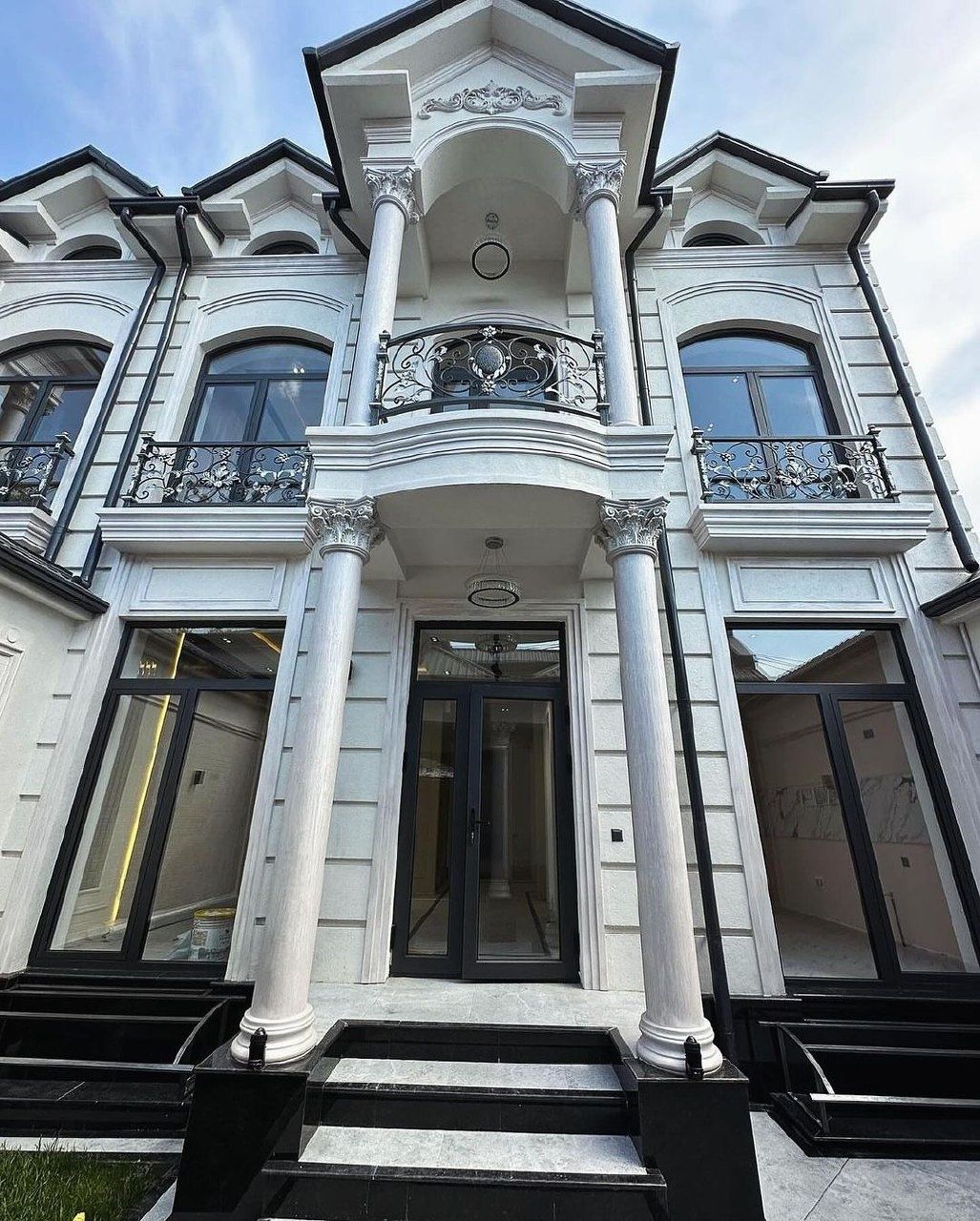 Uy sotiladi 8ta xona дом продаётся