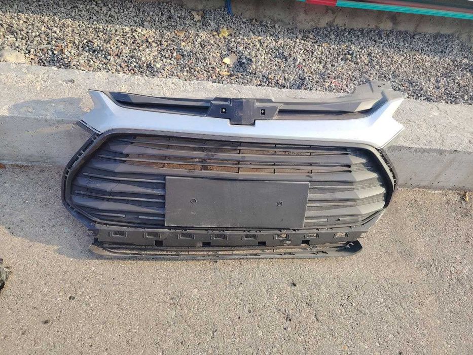 TRACKER 2  Premier облицовка сотилади