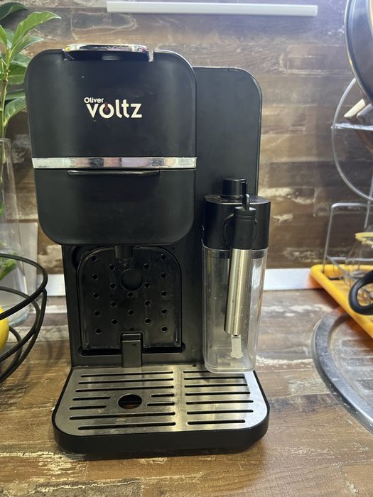 Кафемашина Voltz 8в1 с капсули,кана за мляко,функции Latte i Cappuccin
