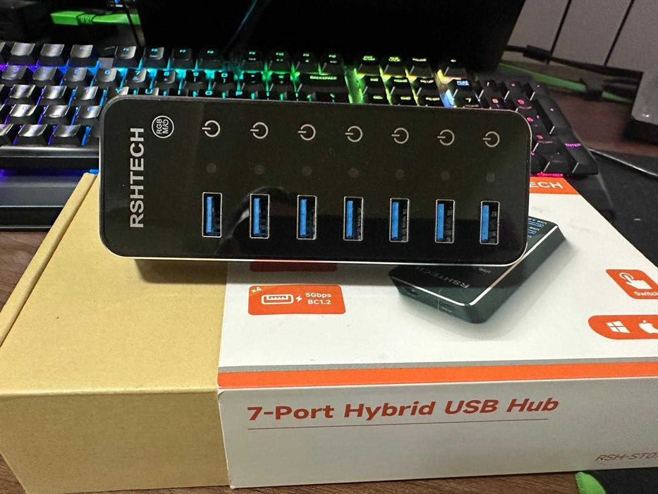 Hub USB 3.2 cu 7 porturi si alimentator 15W