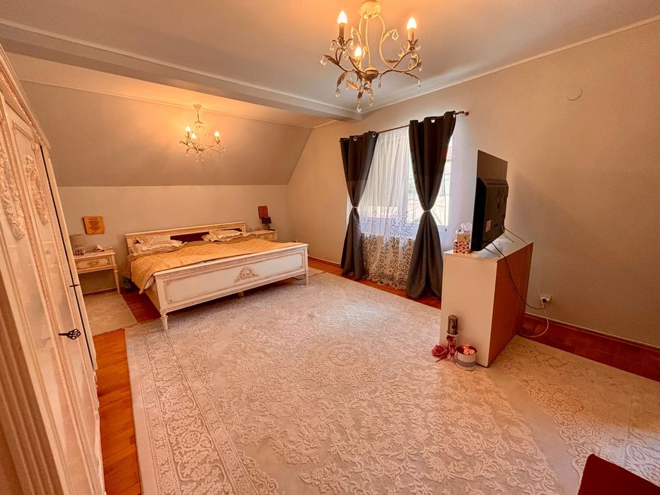 Proprietar, vand casa in centrul orasului