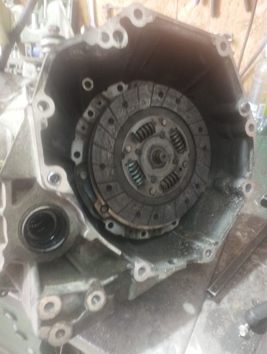 Скоростна кутия от Сузуки Балетно.2016г за части.