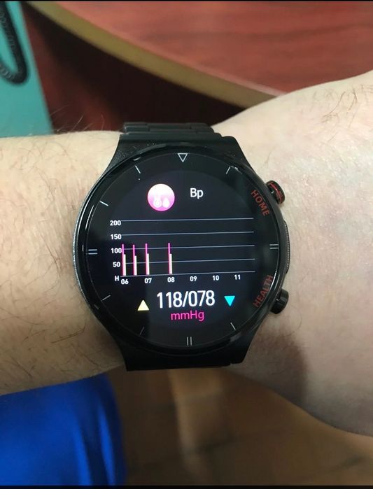 Smartwatch cu EKG și Măsurare a Tensiunii Arteriale
