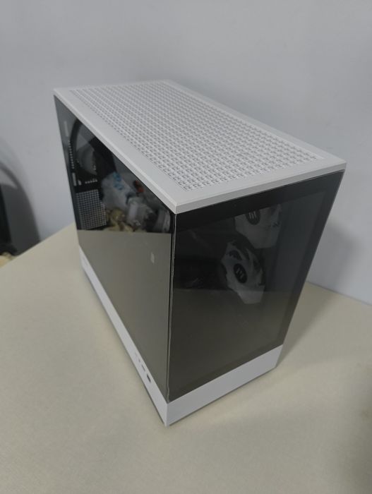 Компьютерный корпус zalman P30 BW TG