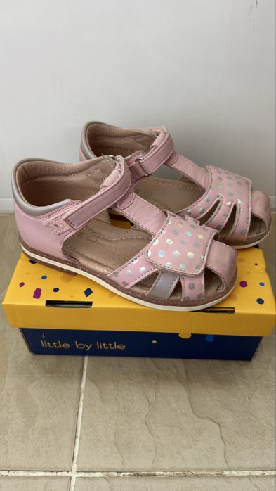 Продам детскую обувь