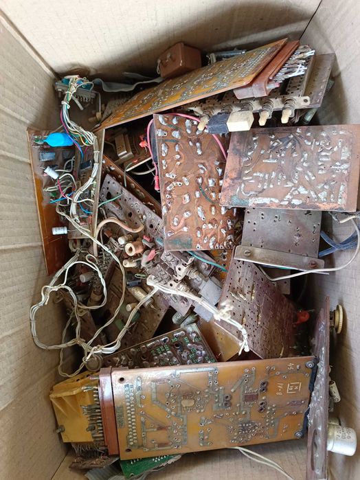 Разные транзисторы, конденсаторы